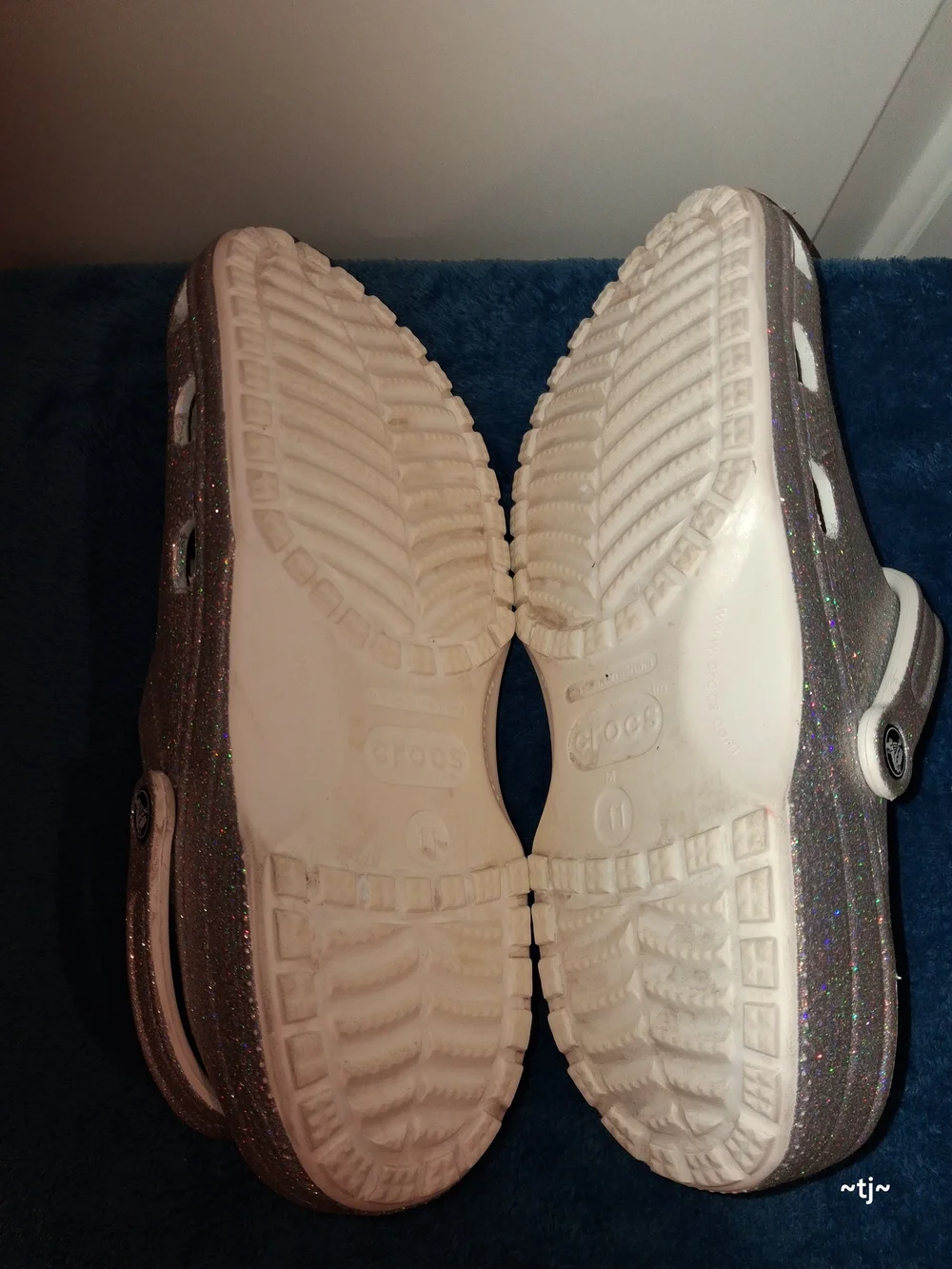 Womens Silver Glitter Crocs-Style Comfort Clogs